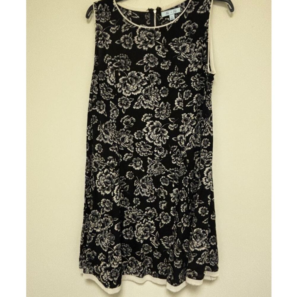 She + Sky Sleeveless Floral Black White Top Size Large